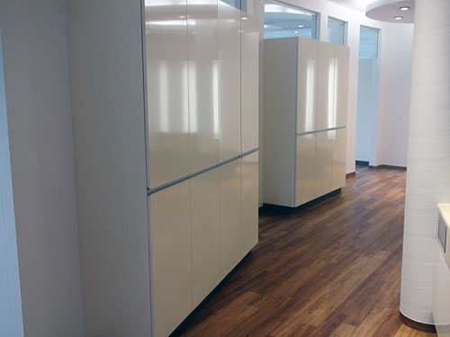 Büromöbel, Regale, Sideboard