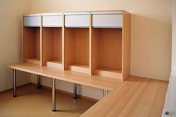 Büromöbel, Regale, Sideboard